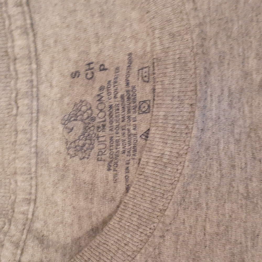 4/$20   2 Mens T-shirts - Picture 3 of 4